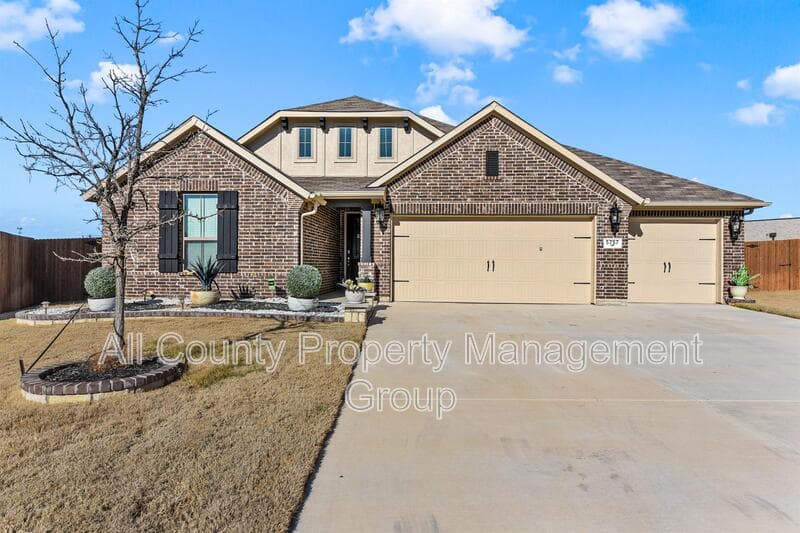 Fort Worth House: 5757 Broad Bay Lane