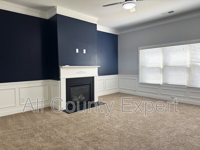 Cumming House: 4215 Hopewell Manor Drive