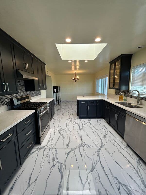 La Mesa House: 4040 Yale Ave