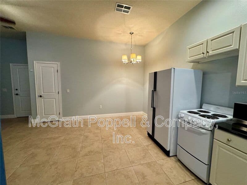 LAKELAND House: 2031 INDIAN SKY CIRCLE