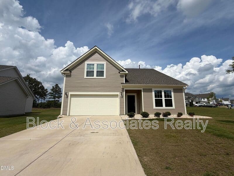 Lillington House: 468 Winding Creek Dr