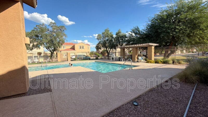 Peoria House: 7041 West Downspell Drive