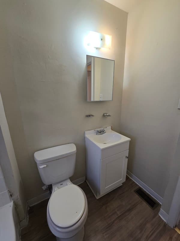 Richmond Townhome: 1707 Chicago Ave
