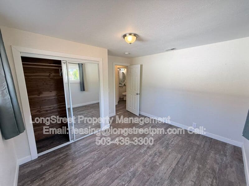 Salem House: 758 Browning Ave S