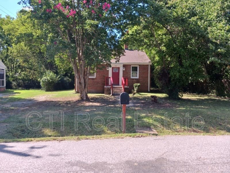 Richmond House: 4115 Leake Ave