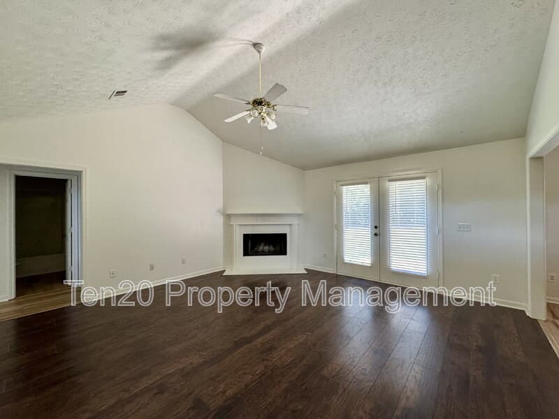 Columbus House: 6009 Creek Stone Court