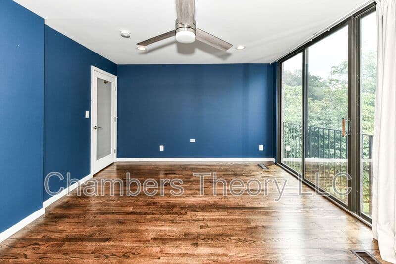 Reston House: 11475 Washington Plz W
