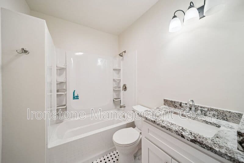 Tulsa House: AirBnB 1435 1/2 S Peoria Avenue Top Left