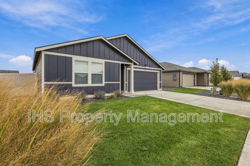 Pasco House: 11329 Dunsmuir Dr,