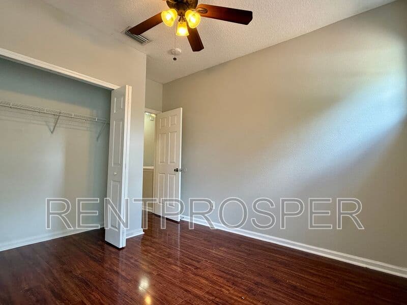 Melbourne House: 4275 Canby Drive