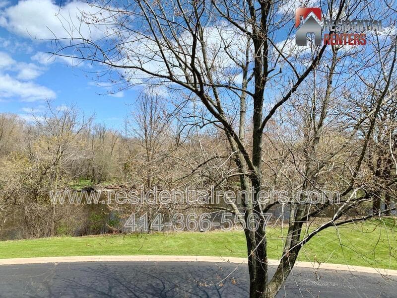 Brown Deer Condo: 4000 W Rivers Edge Circle