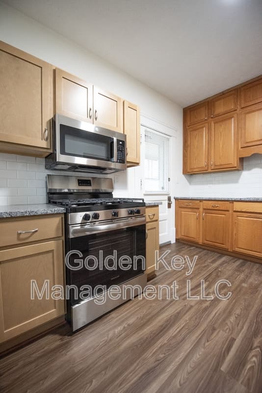 North Olmsted Condo: 5195 Dover Center Road - 1
