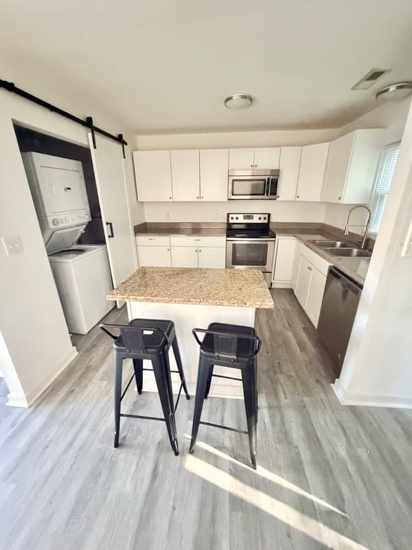 Chester Townhome: 15241 Broadwater circle