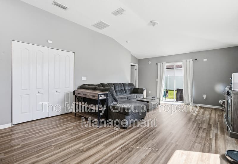 Jacksonville House: 8089 Cape Fox Drive