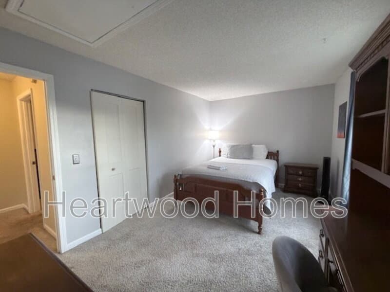 West Columbia House: 264 Orchard Hill Drive