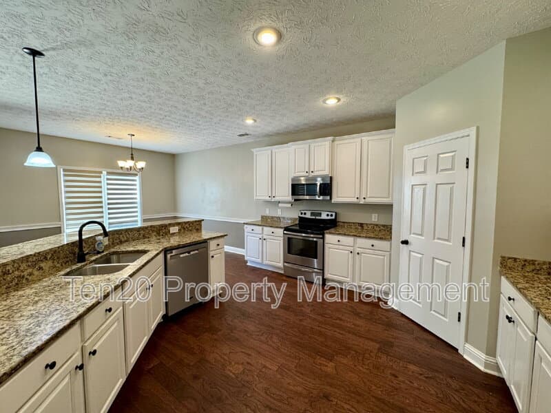 Midland House: 9420 Yarbrough Rd