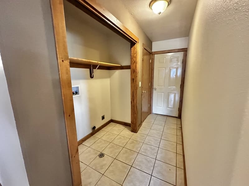 Gresham Condo: 1160 Schabow Street