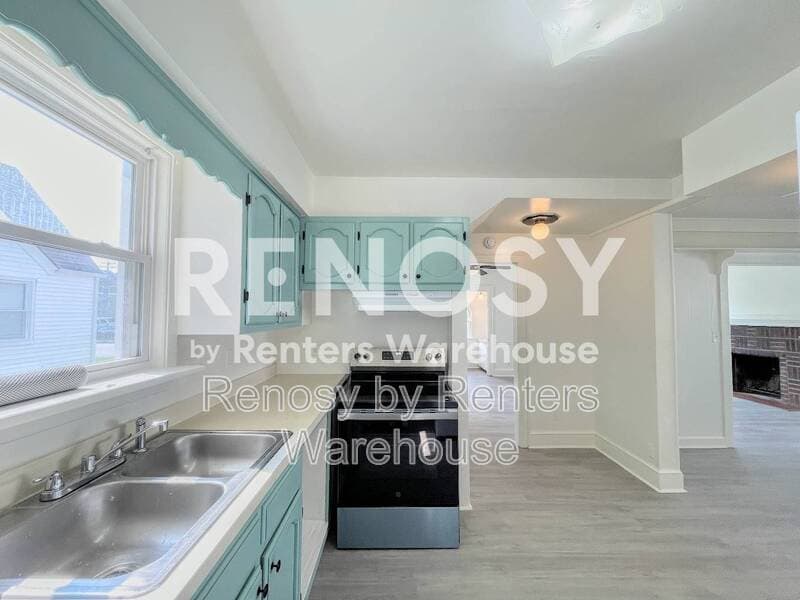Norfolk House: 1084 Norview Avenue