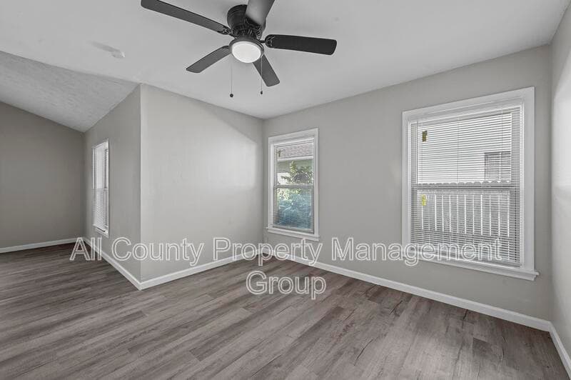 Dallas House: 3677 Rockdale Drive