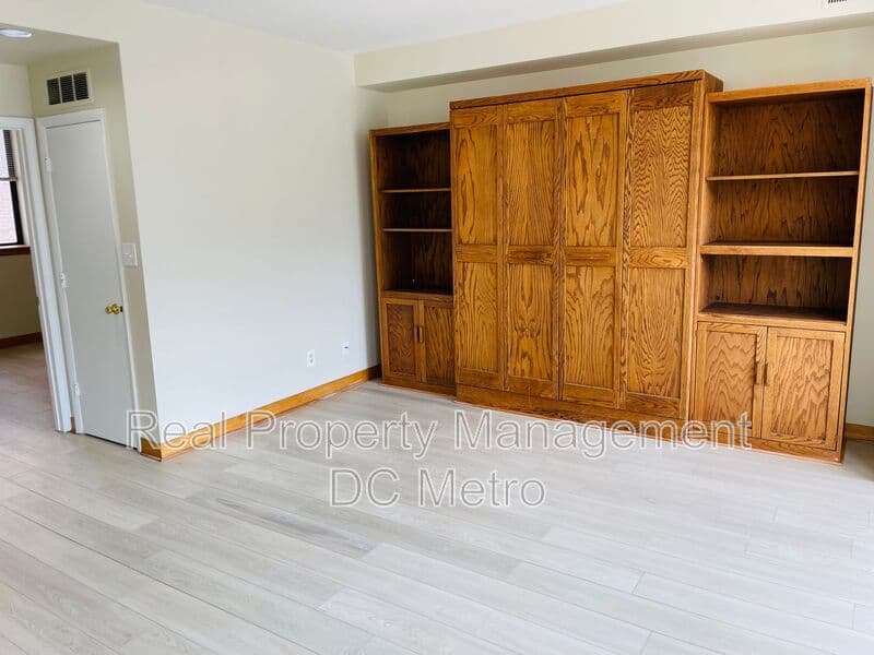 Washington Condo: 3 Washington Circle NW