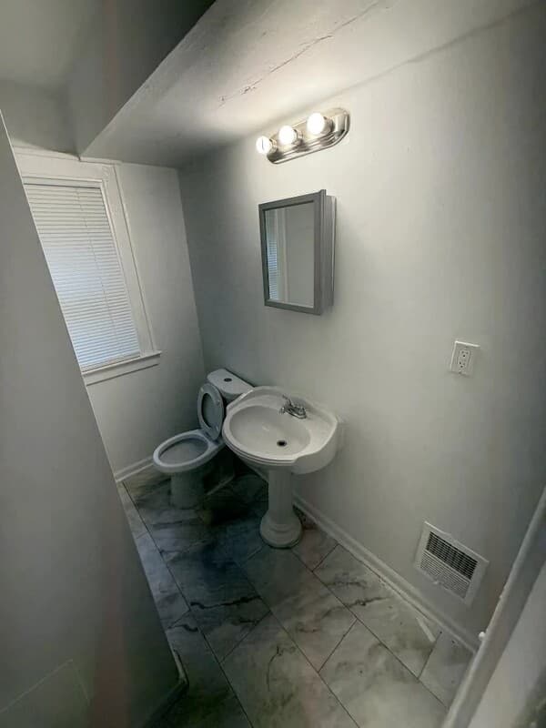 Detroit Condo: 4240 Waverly Street - 1