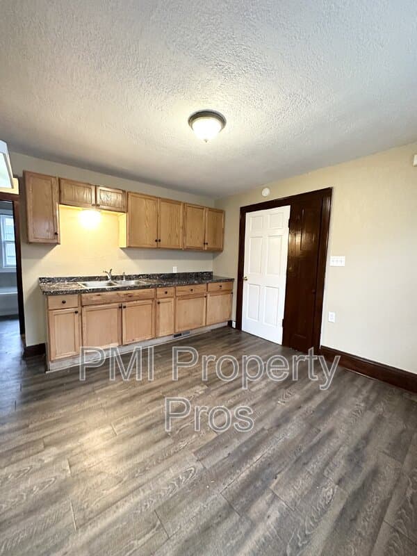 Milwaukee Condo: 4038 N 25th St