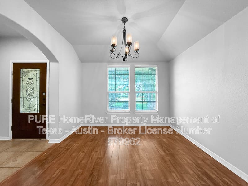 Round Rock House: 4235 Fairmeadow Dr