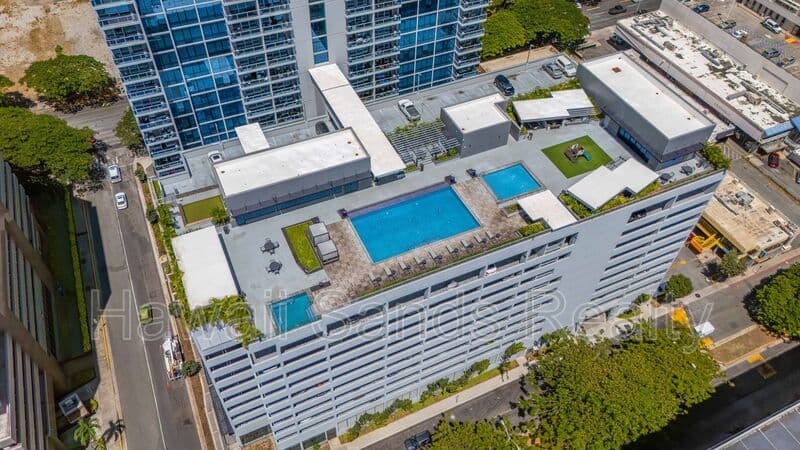 Honolulu Condo: 1391 Kapiolani Blvd