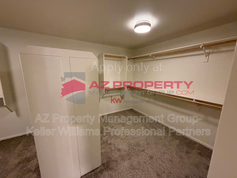 Buckeye House: 24733 W Vista Norte St
