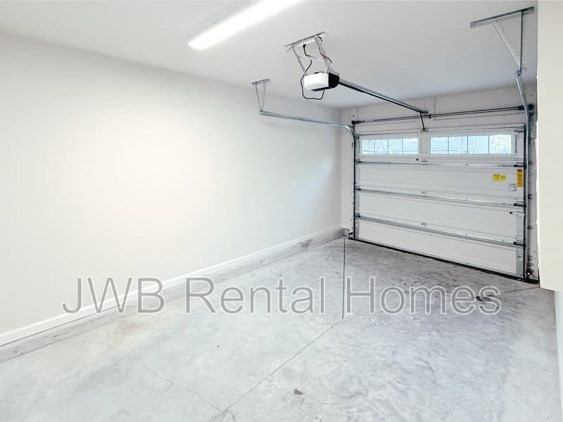 Jacksonville House: 2048 6th St W