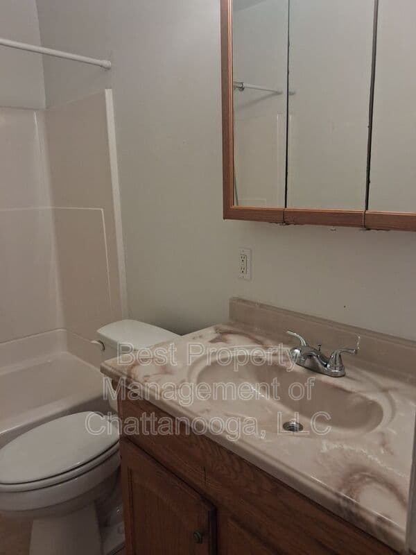 Chattanooga House: 221/223 Vreeland St
