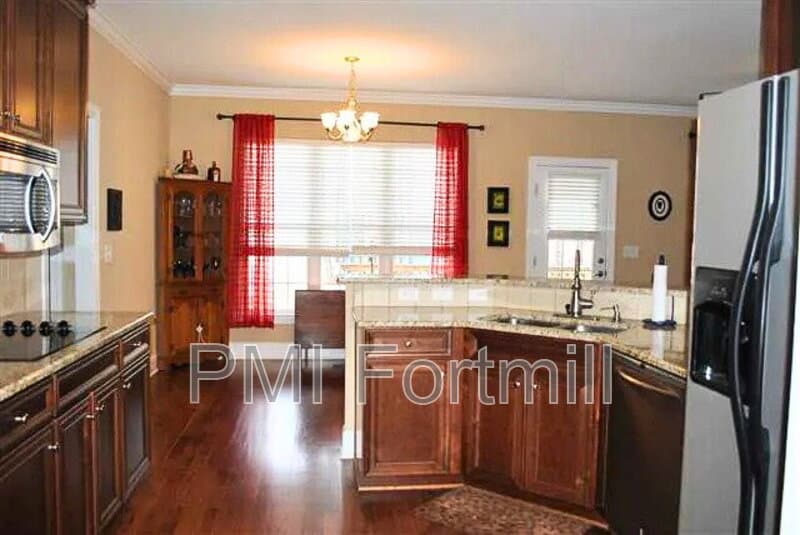 Rock Hill House: 2011 Hayes Drive