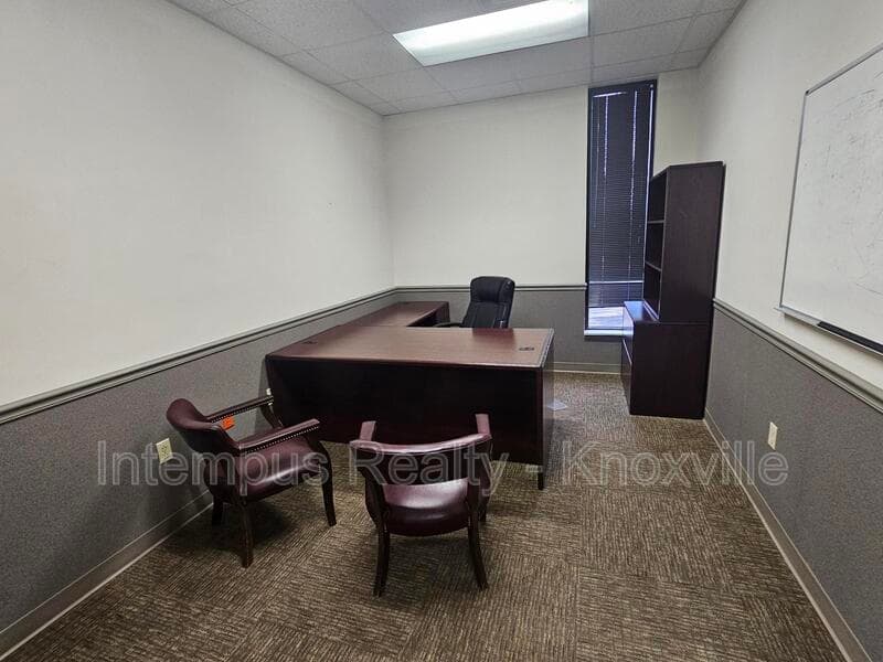 Knoxville House: 7134 Regal Ln Ste 101