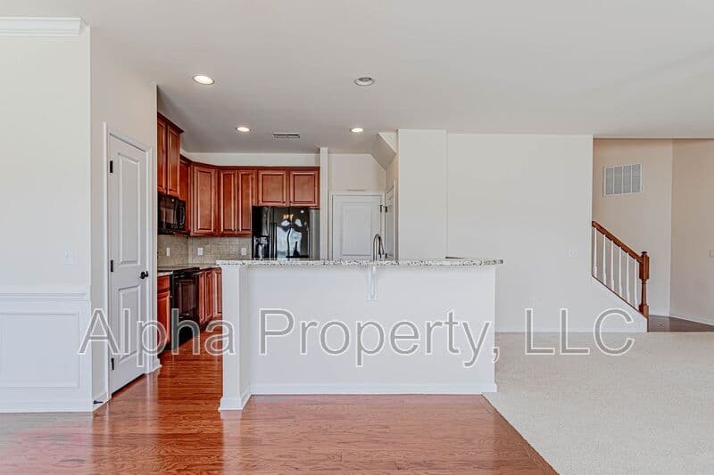 Greer Townhome: 12 Irvington Dr