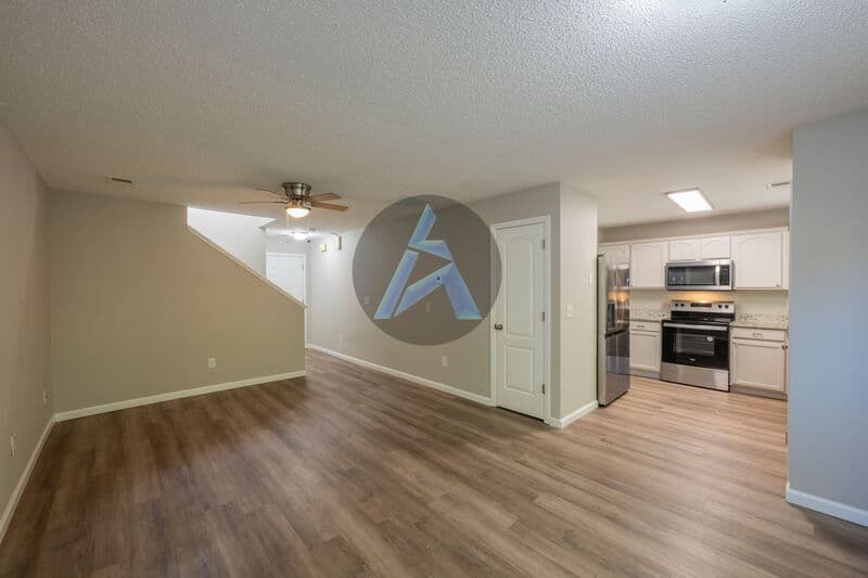 Woodstock Townhome: 437 Red Coat Ln
