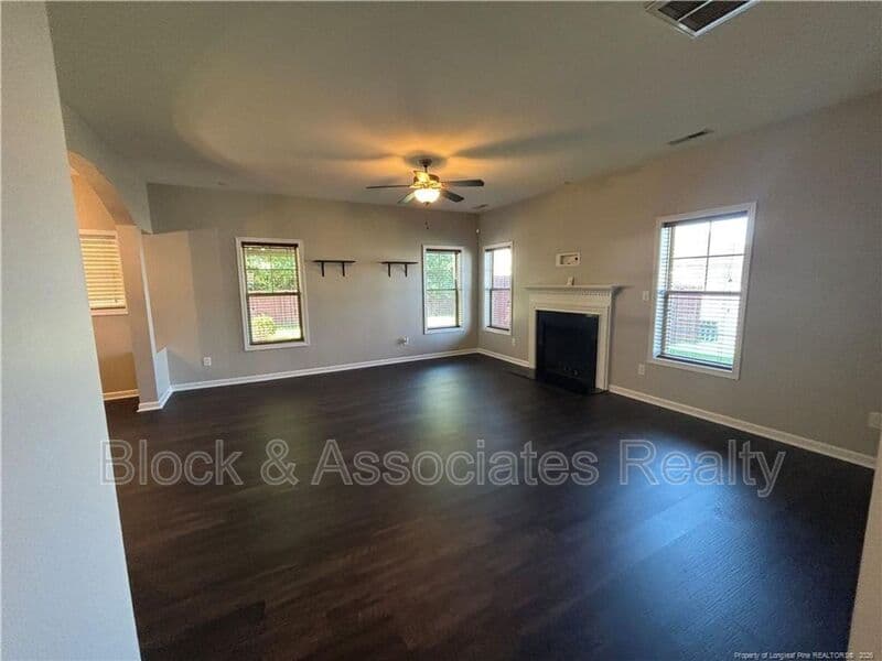 Raeford House: 438 Roanoke Dr