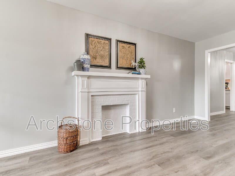 Oklahoma City House: 2617 Northwest 37th Street