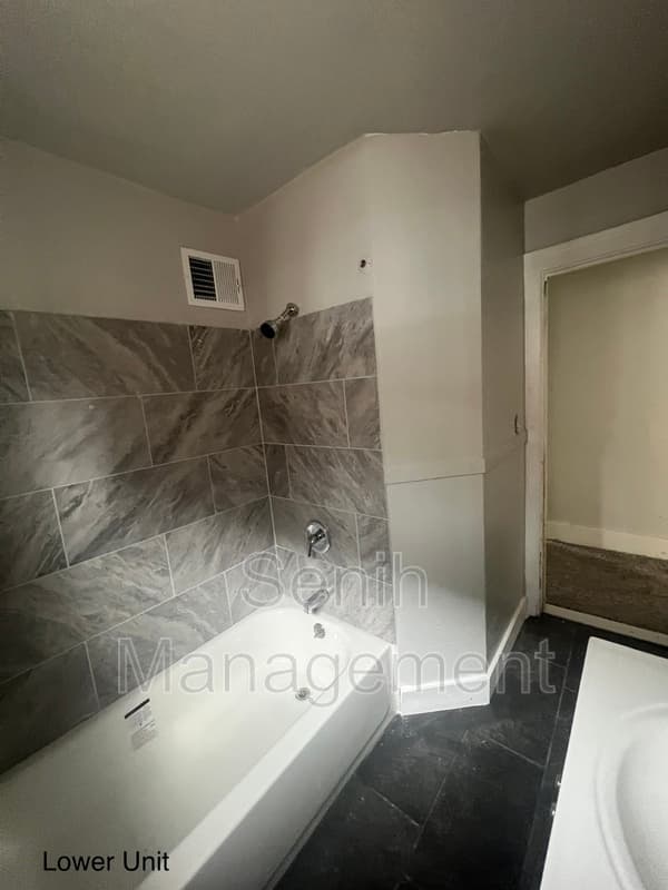 Detroit House: 5342 Oregon