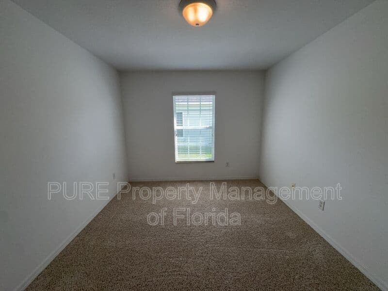 Ocala House: 15939 SW 14th Avenue Rd