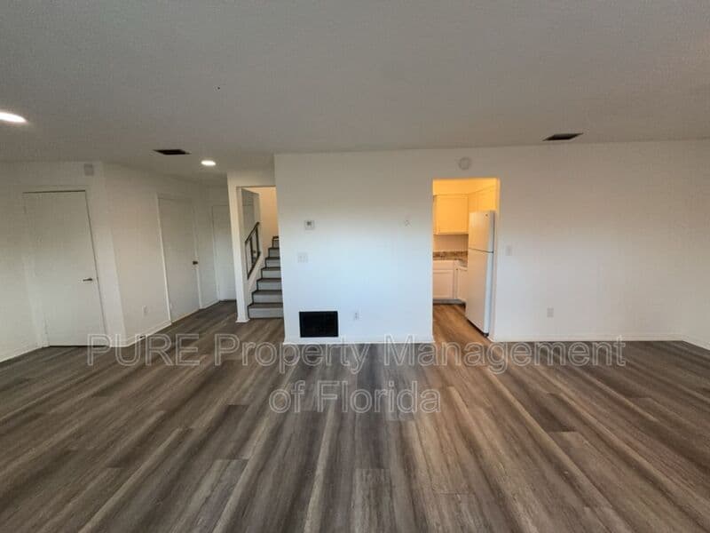 Ocala House: 627 NE 28th Avenue