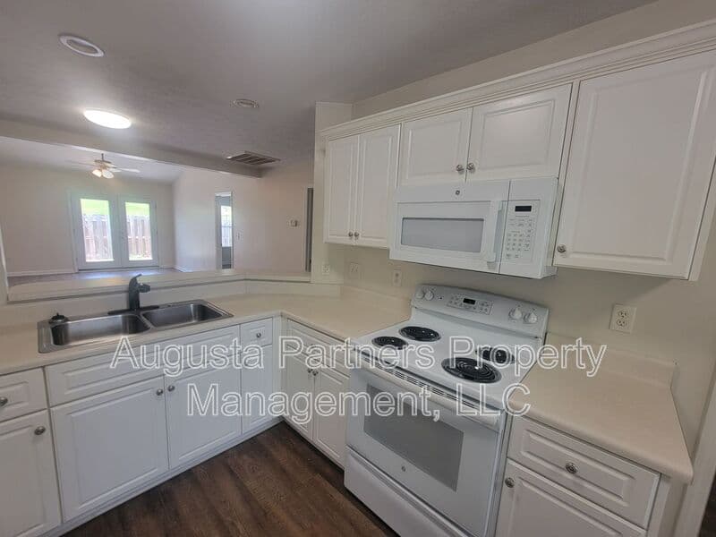 Grovetown House: 1406 Anna Way