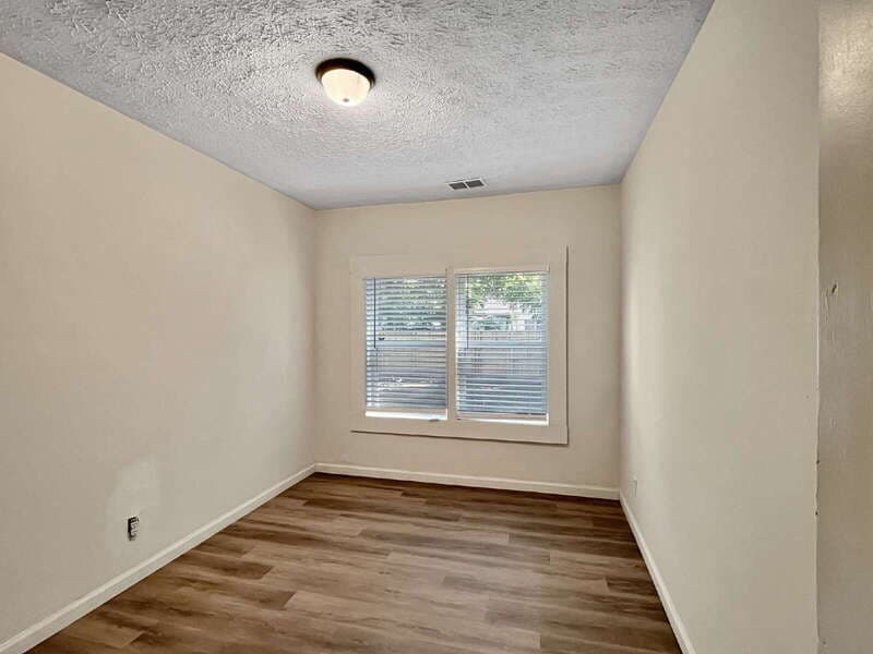 Savannah Condo: 1121 East 53rd Street