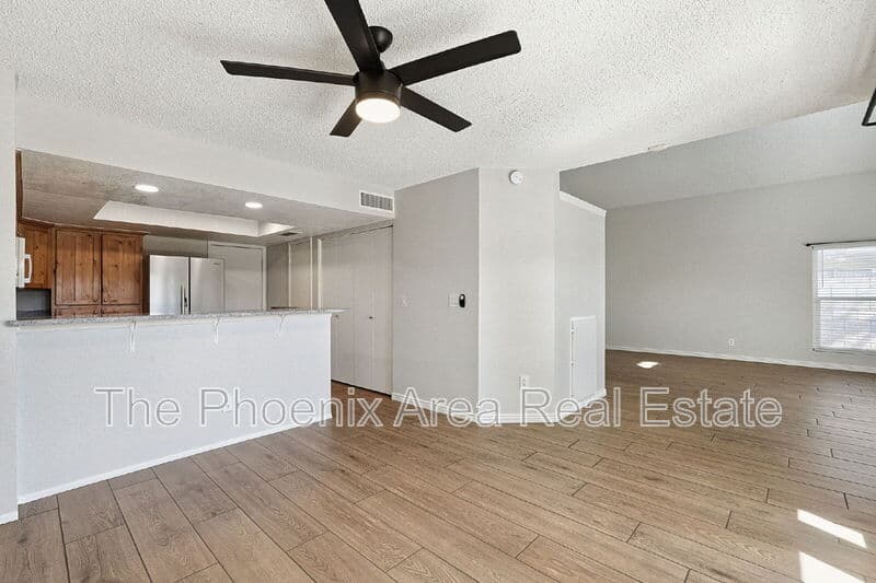 Chandler House: 1115 W Estrella Dr