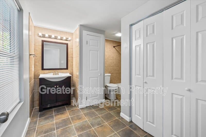 Savannah House: 705 West 47th Street