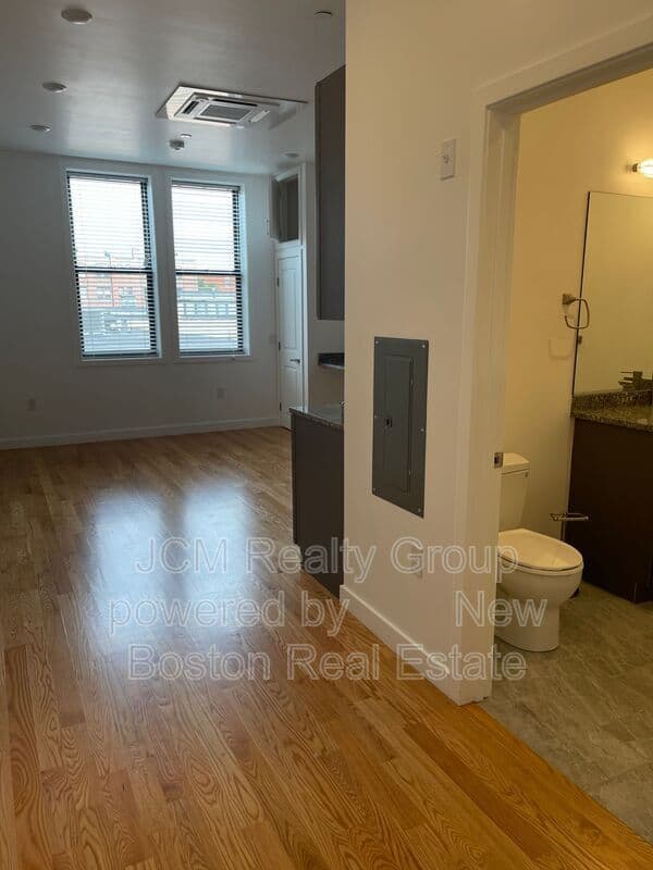 Lynn Condo: 64 Market Street