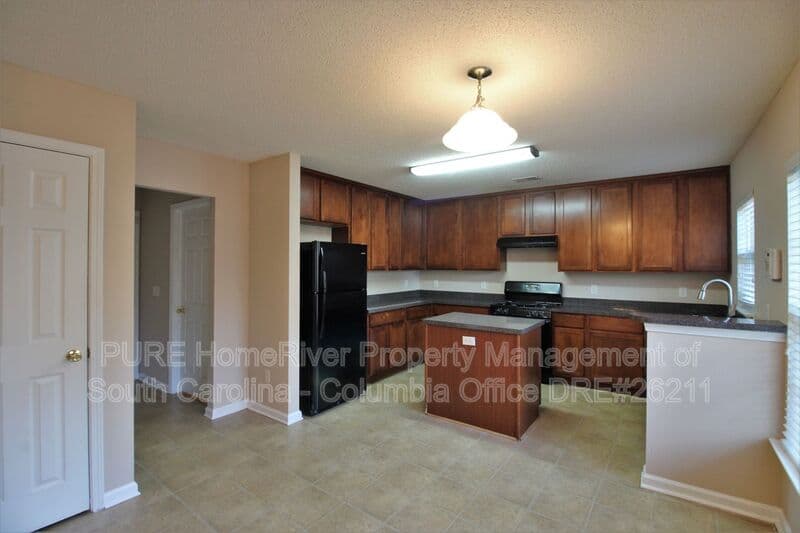 Columbia House: 581 Heron Glen Dr
