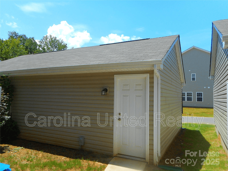 Charlotte Townhome: 12715 Wandering Brook Dr