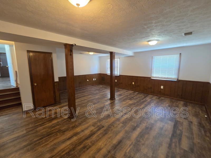Louisville House: 7310 Grannel Road