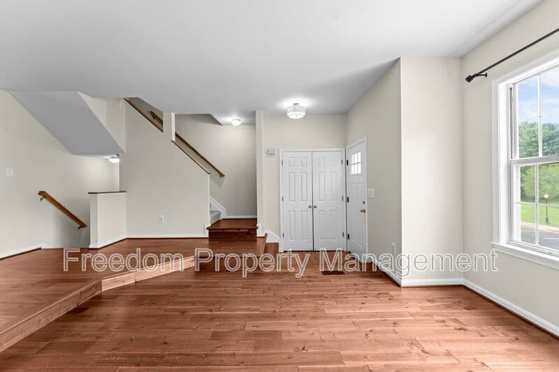 Manassas Townhome: 8644 Sanderling Dr