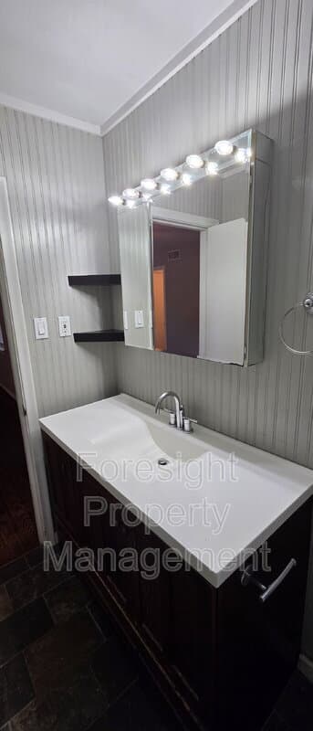 Dallas House: 7303 Bucknell Drive